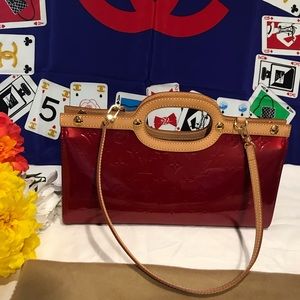 ‼️SOLD‼️Authentic Louis Vuitton. Roxbury red 2way